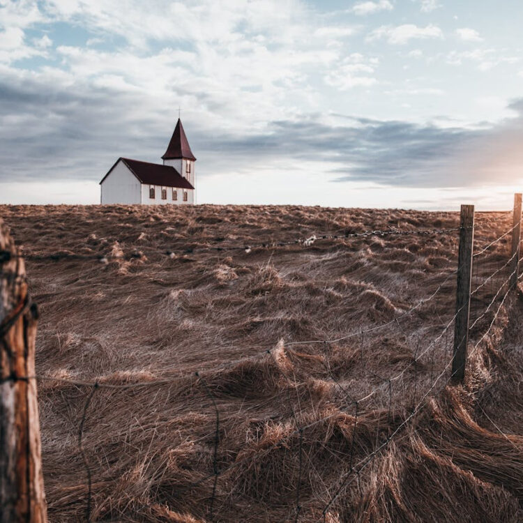 Photo by Arvid Knutsen: https://www.pexels.com/photo/white-and-brown-house-3511104/